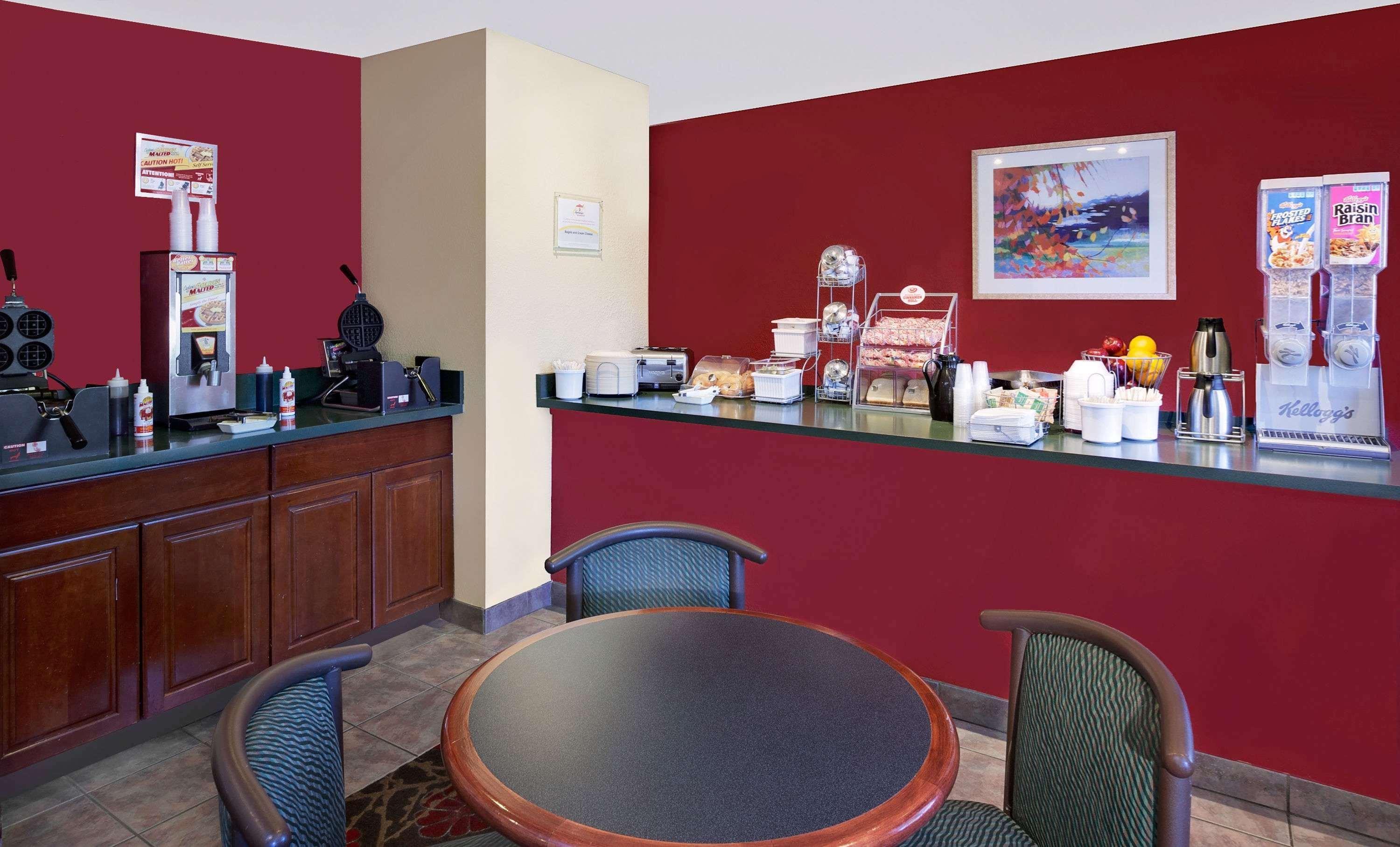 Hotel Super 8 By Wyndham Mt. Pleasant Mount Pleasant Esterno foto