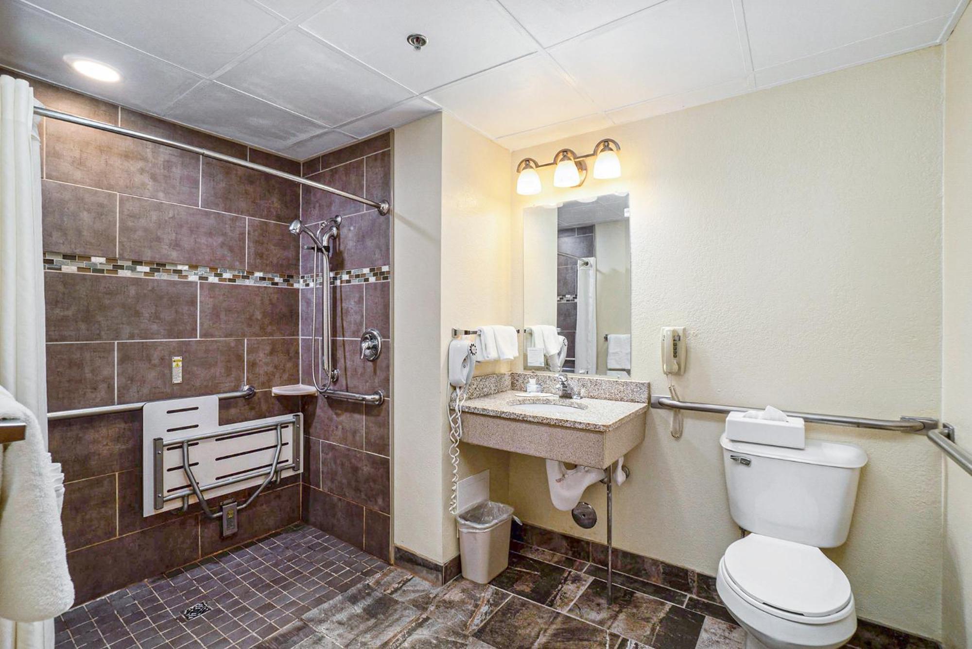 Hotel Super 8 By Wyndham Mt. Pleasant Mount Pleasant Esterno foto