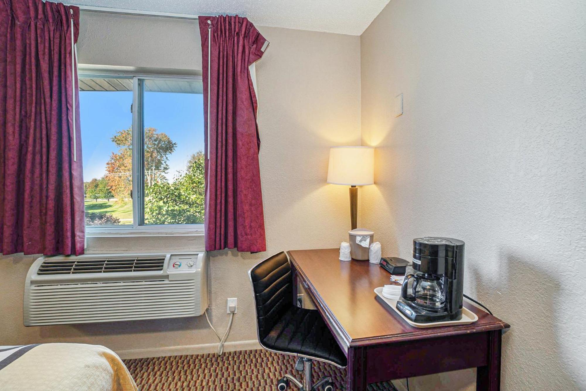 Hotel Super 8 By Wyndham Mt. Pleasant Mount Pleasant Esterno foto
