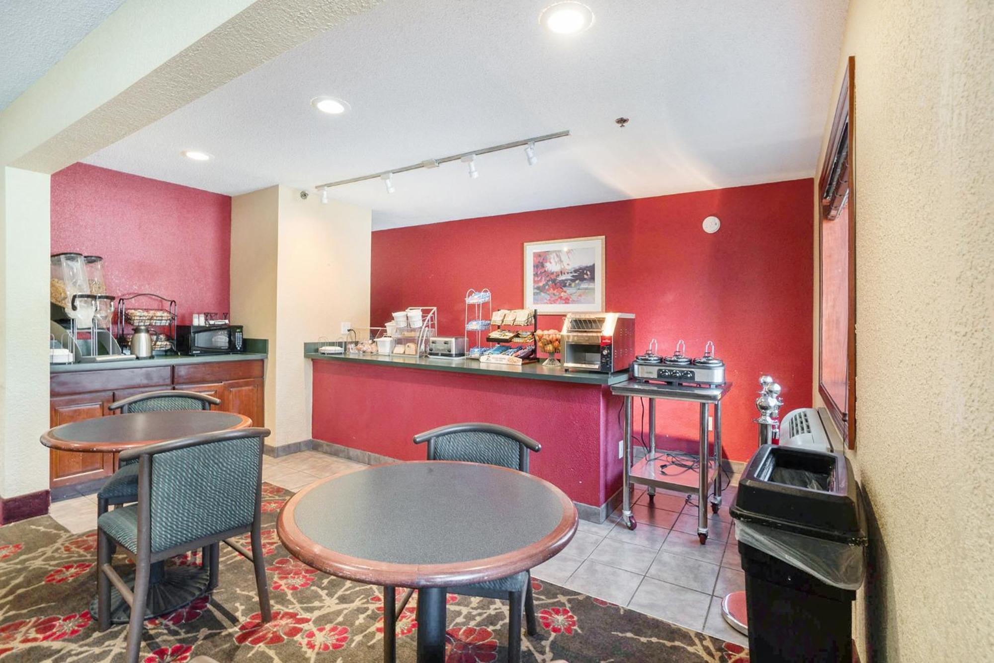 Hotel Super 8 By Wyndham Mt. Pleasant Mount Pleasant Esterno foto