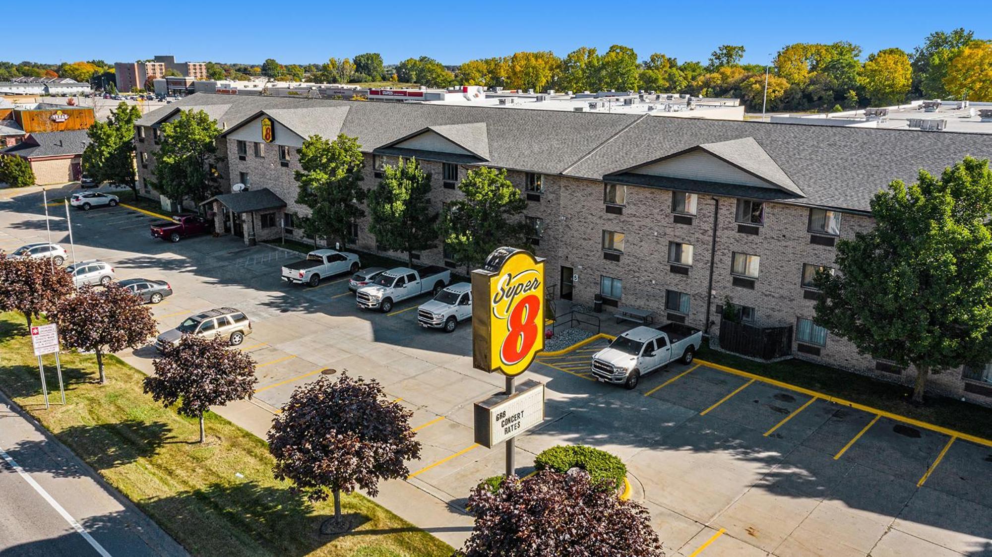 Hotel Super 8 By Wyndham Mt. Pleasant Mount Pleasant Esterno foto